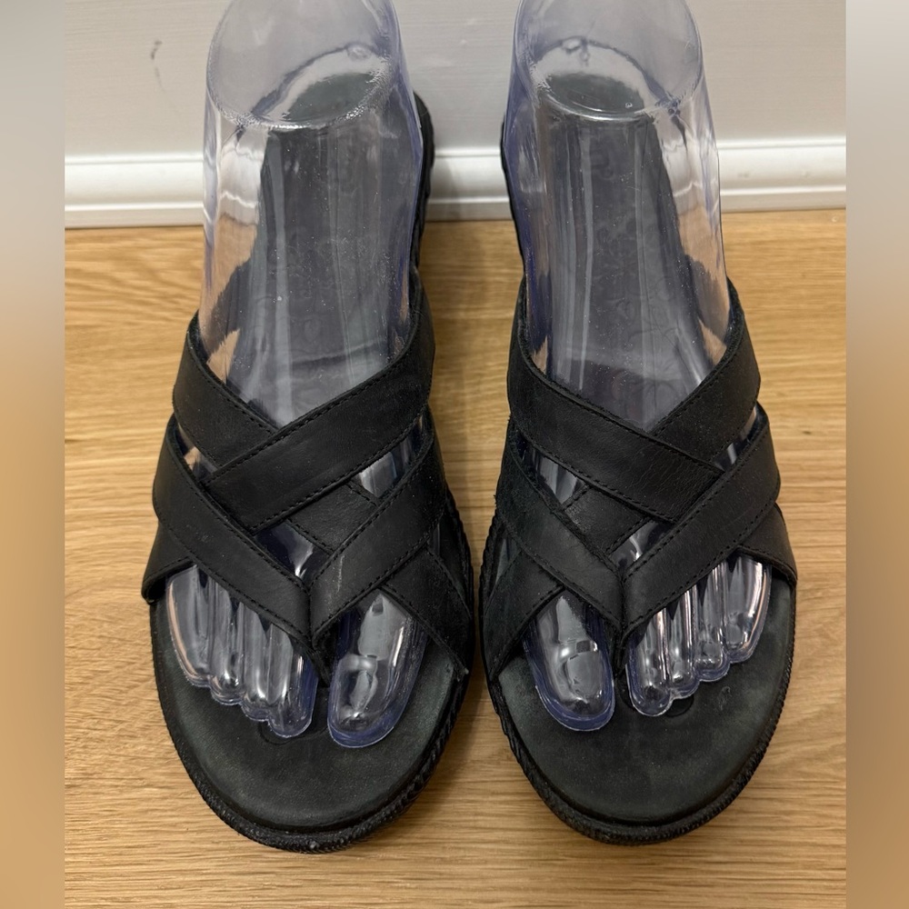 Born Funi Black Leather Heeled Sandals